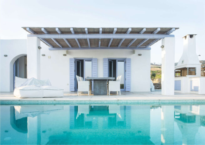 House with pool in antiparos island